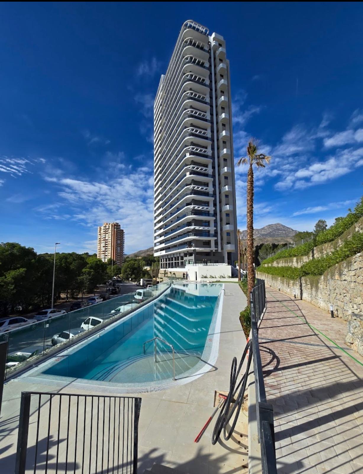 Eagle Tower - Ecosistema de acceso híbrido